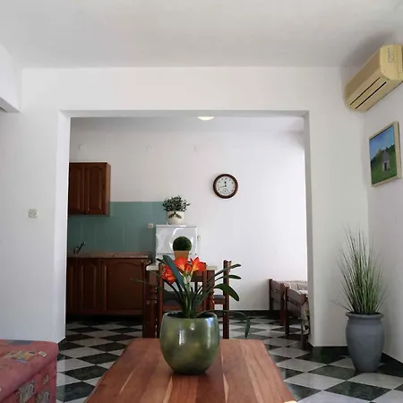 In 16693 Apartament