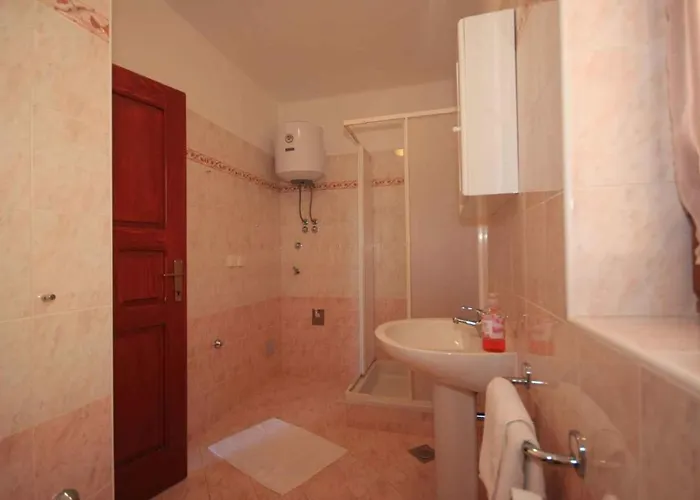 아파트 In 16693 *