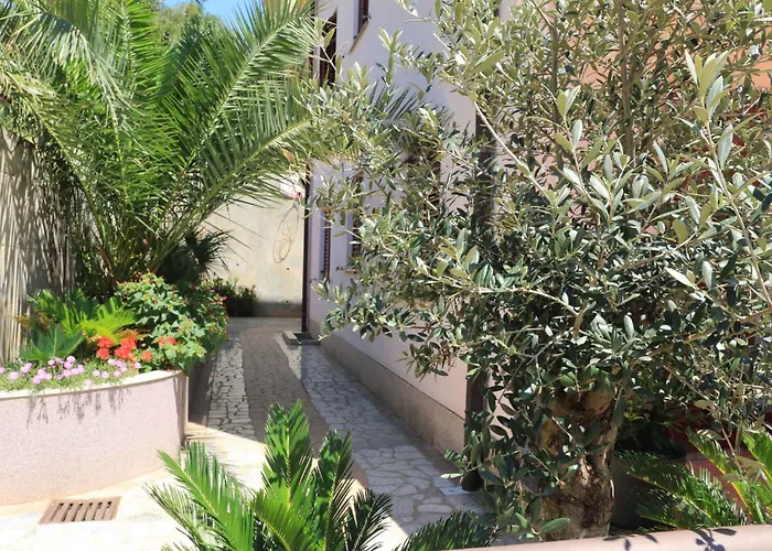 아파트 In 16693 *